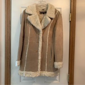 Steve Madden women’s vintage beige genuine leather coat with faux fur